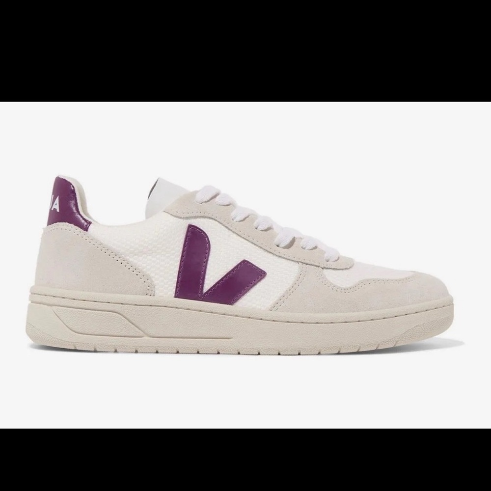 Veja v10 5.5 , 6 burgundy used